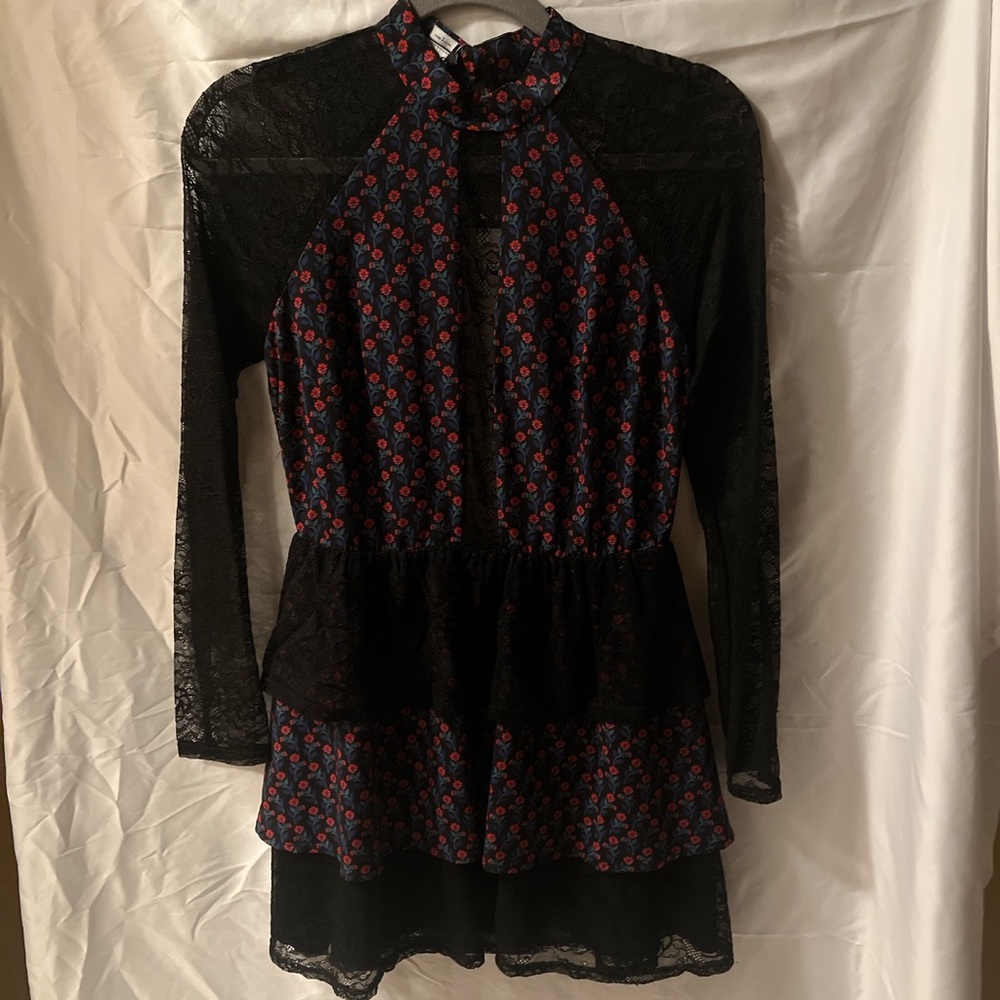 Bebe”Lee” Lace/Floral Tiered Ruffle dress